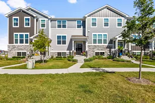 2732 Fieldcrest Dr, Mundelein, IL 60060 - Photo 1