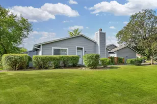 6851 Larkspur Ct, Woodridge, IL 60517 - Photo 1