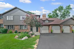 7930 W Lakeview Ct, Palos Heights, IL 60463 - Photo 1