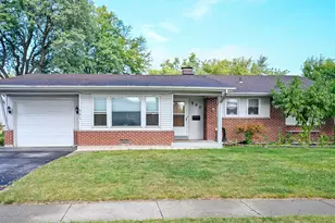 580 Walnut Ln, Elk Grove Village, IL 60007 - Photo 1