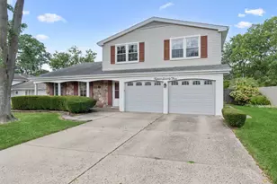 1573 Chippewa Dr, Naperville, IL 60563 - Photo 1