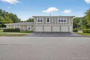 205 Nantucket Harbor, Schaumburg, IL 60193 - Photo 1