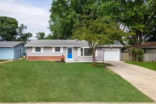 261 Arrowhead Trail, Carol Stream, IL 60188 - Photo 1