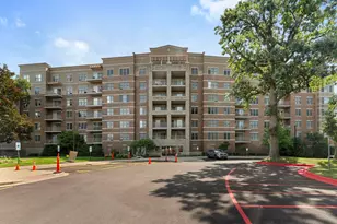 125 Lakeview Dr, Bloomingdale, IL 60108 - Photo 1