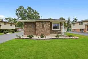 7721 Normandy Ave, Burbank, IL 60459 - Photo 1