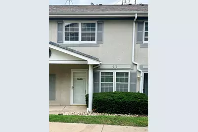 1016 Greenwood Circle #D, Woodstock, IL 60098 - Photo 1