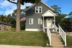 835 Bishop Ave, Aurora, IL 60506 - Photo 1