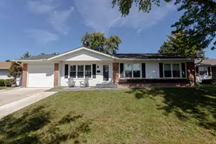 104 Parkchester Rd, Elk Grove Village, IL 60007 - Photo 1