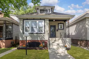 8444 S Essex Ave, Chicago, IL 60617 - Photo 1