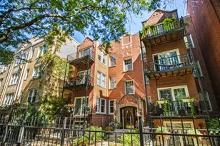 4731 N Malden St, Chicago, IL 60640 - Photo 1