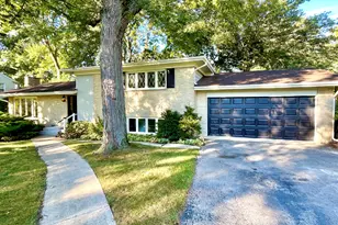 3S078 Blackcherry Ln, Glen Ellyn, IL 60137 - Photo 1