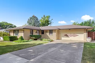 603 Blenheim Dr, Rockford, IL 61108 - Photo 1