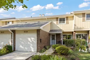 849 Queenswood Ct, Wheaton, IL 60189 - Photo 1