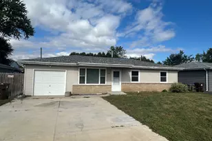 114 Marquette Rd, Machesney Park, IL 61115 - Photo 1