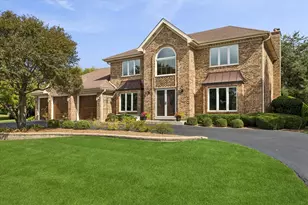 700 Newcastle Ln, Prospect Heights, IL 60070 - Photo 1