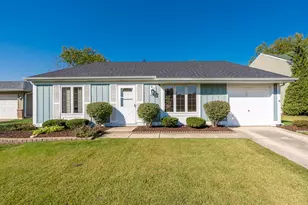 912 Shady Ln, Aurora, IL 60506 - Photo 1