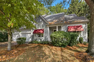 806 Norge Parkway, Fox River Grove, IL 60021 - Photo 1