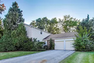 711 Woodhollow Ln, Buffalo Grove, IL 60089 - Photo 1