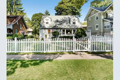 325 E York Avenue, West Chicago, IL 60185 - Photo 1