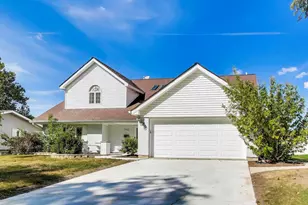 23W160 Woodcroft Dr, Glen Ellyn, IL 60137 - Photo 1