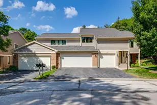 1217 Gulfstream Pkwy, Libertyville, IL 60048 - Photo 1