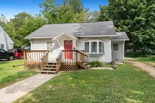 310 W Hitt St, Mount Morris, IL 61054 - Photo 1