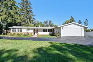 814 61st St, La Grange Highlands, IL 60525 - Photo 1