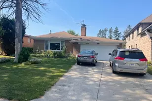 6936 N Keystone Ave, Lincolnwood, IL 60712 - Photo 1