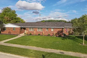 398 S Elm St, Manteno, IL 60950 - Photo 1