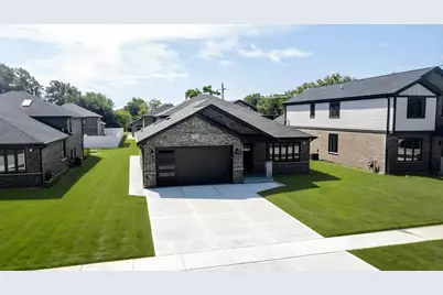 7951 W 73 Place, Bridgeview, IL 60455 - Photo 1