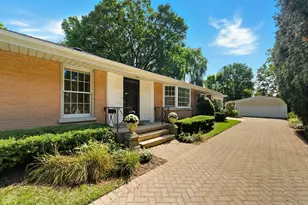 2539 Lake Ave, Wilmette, IL 60091 - Photo 1