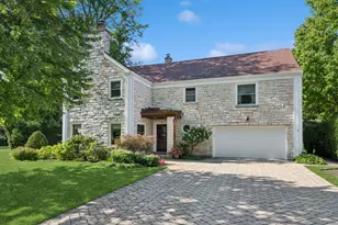 915 Ottawa Ln, Wilmette, IL 60091 - Photo 1