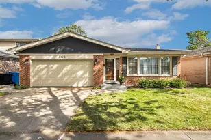 6923 N Chicora Ave, Chicago, IL 60646 - Photo 1