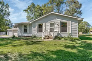 470 N Walker St, Braidwood, IL 60408 - Photo 1