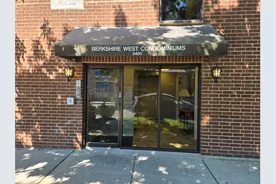 6400 N Sacramento Avenue #205, Chicago, IL 60645 - Photo 1