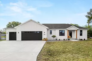 2401 Indian Grass Rd, Morris, IL 60450 - Photo 1