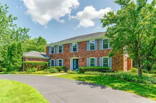 555 W Everett Rd, Lake Forest, IL 60045 - Photo 1