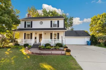 914 E Chamberlin Street, Dixon, IL 61021 - Photo 1