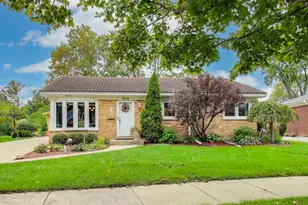 209 Amherst Ave, Des Plaines, IL 60016 - Photo 1