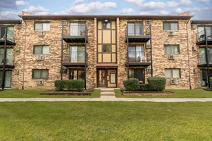 242 Klein Creek Ct, Carol Stream, IL 60188 - Photo 1