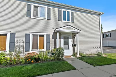 1037 Cove Drive #135D, Prospect Heights, IL 60070 - Photo 1