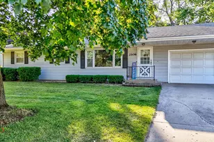 2106 Cedar Ave, Mendota, IL 61342 - Photo 1