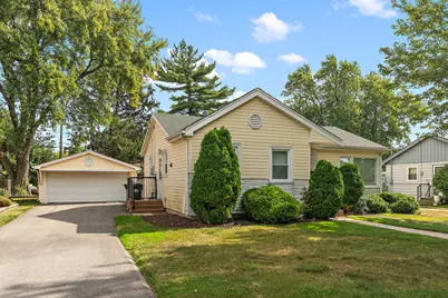 10825 Oxford Avenue, Chicago Ridge, IL 60415 - Photo 1