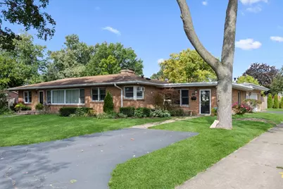353 E Butterfield Road, Elmhurst, IL 60126 - Photo 1