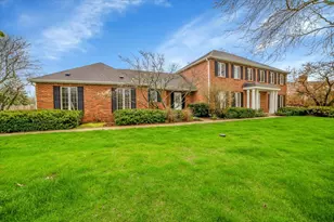 1S221 N Flanders Ln, Winfield, IL 60190 - Photo 1