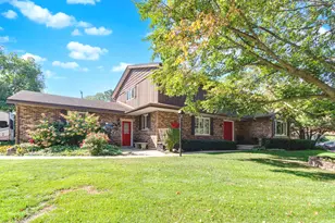 519 Oak Dr, East Dundee, IL 60118 - Photo 1