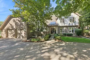 327 Bonnie Brae Rd, Hinsdale, IL 60521 - Photo 1