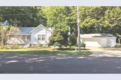 817 Chestnut Avenue, Dixon, IL 61021 - Photo 1