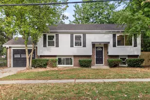 212 N Oakwood Ave, West Chicago, IL 60185 - Photo 1