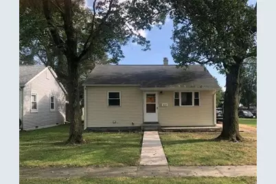 819 E Chestnut Street, Hoopeston, IL 60942 - Photo 1